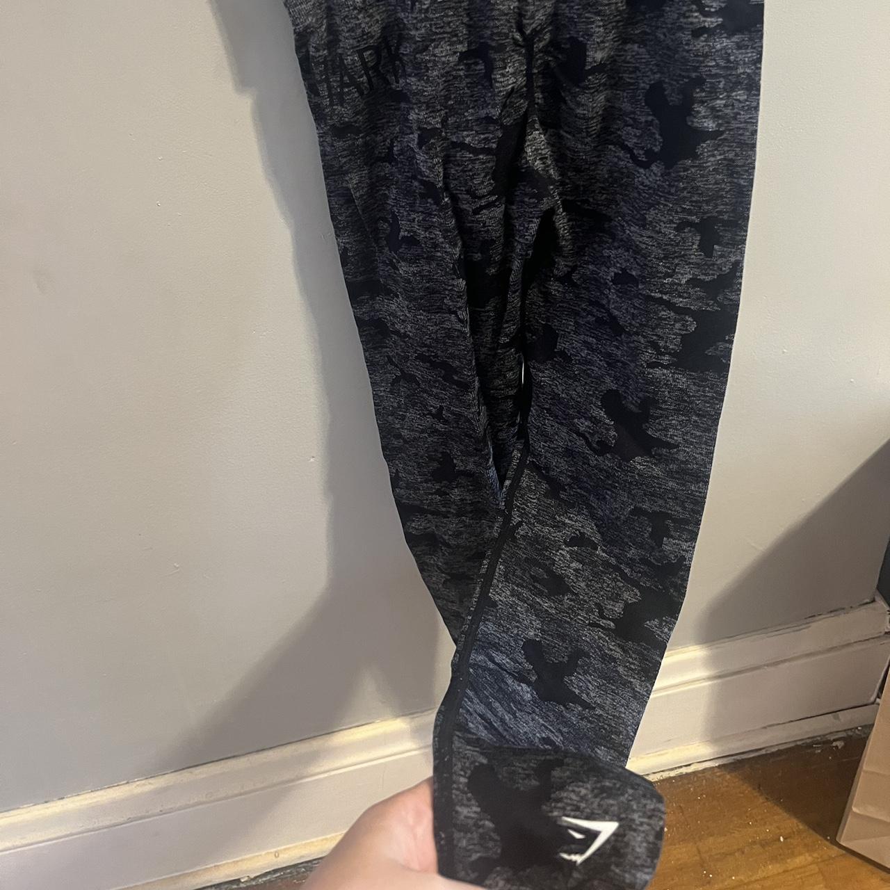 Gymshark camo leggings , Size xs, Tags: brandy