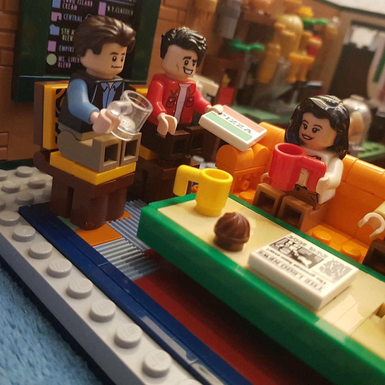 Lego Friends Cafe Central Perk. used and in good - Depop