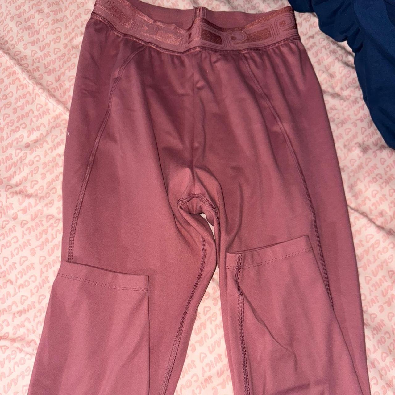 item listed by adelserie