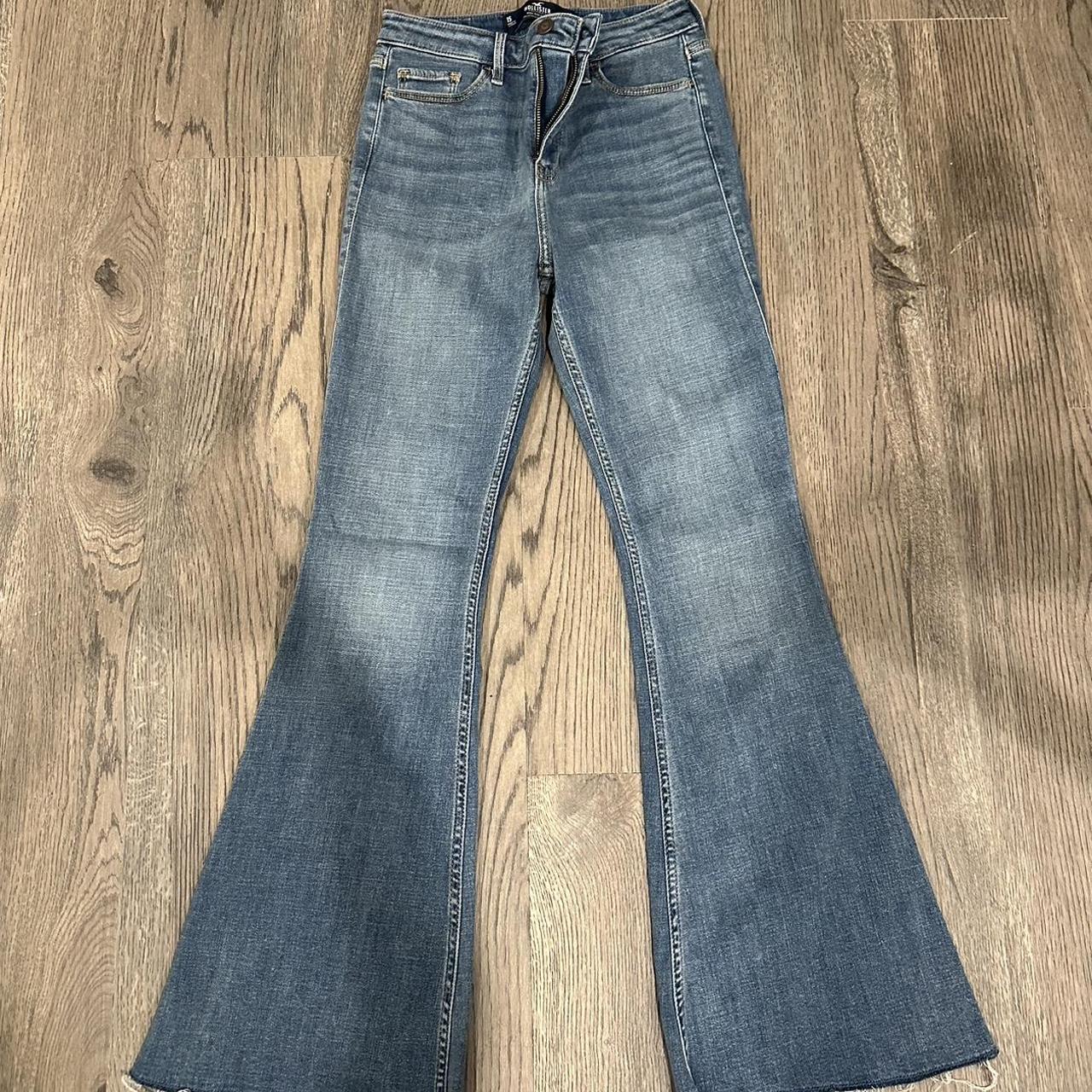 Hollister Flare jeans size 1 SHORT (w 25 L 29) High... - Depop