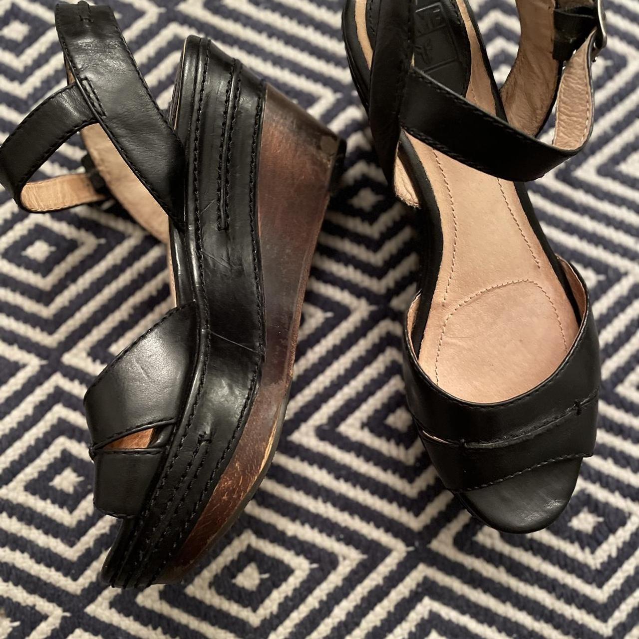 Frye Women's Black and Brown Sandals | Depop