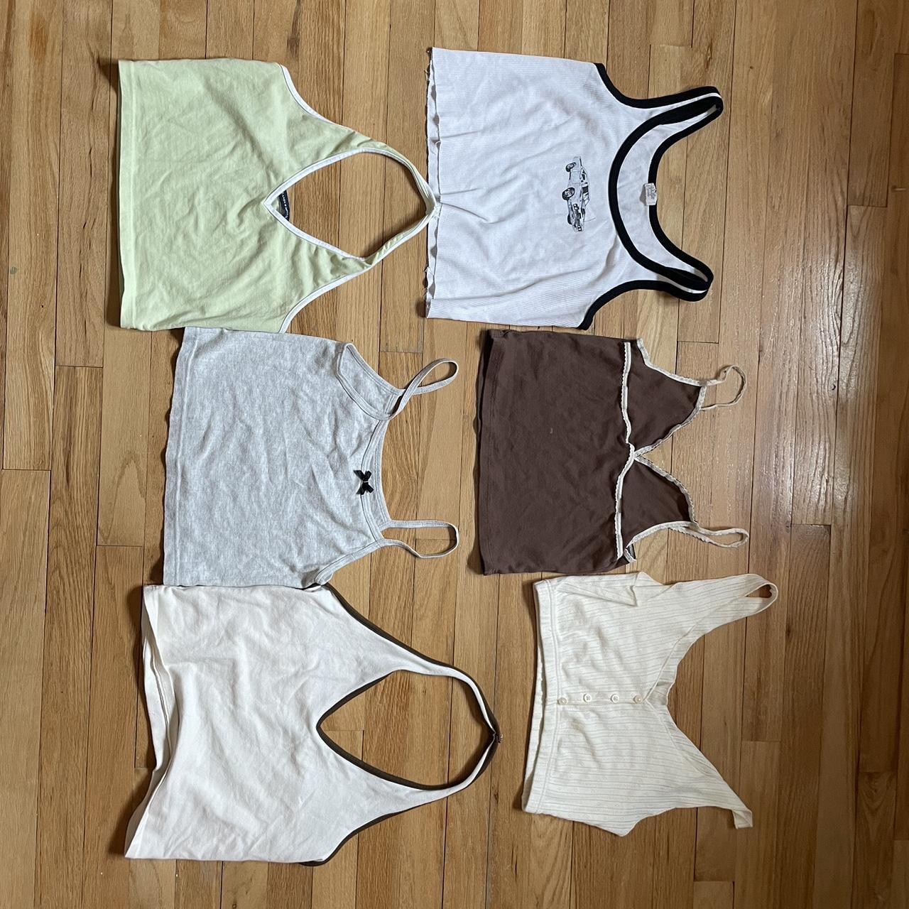 Selling brandy melville bundle 💖 Get all tops