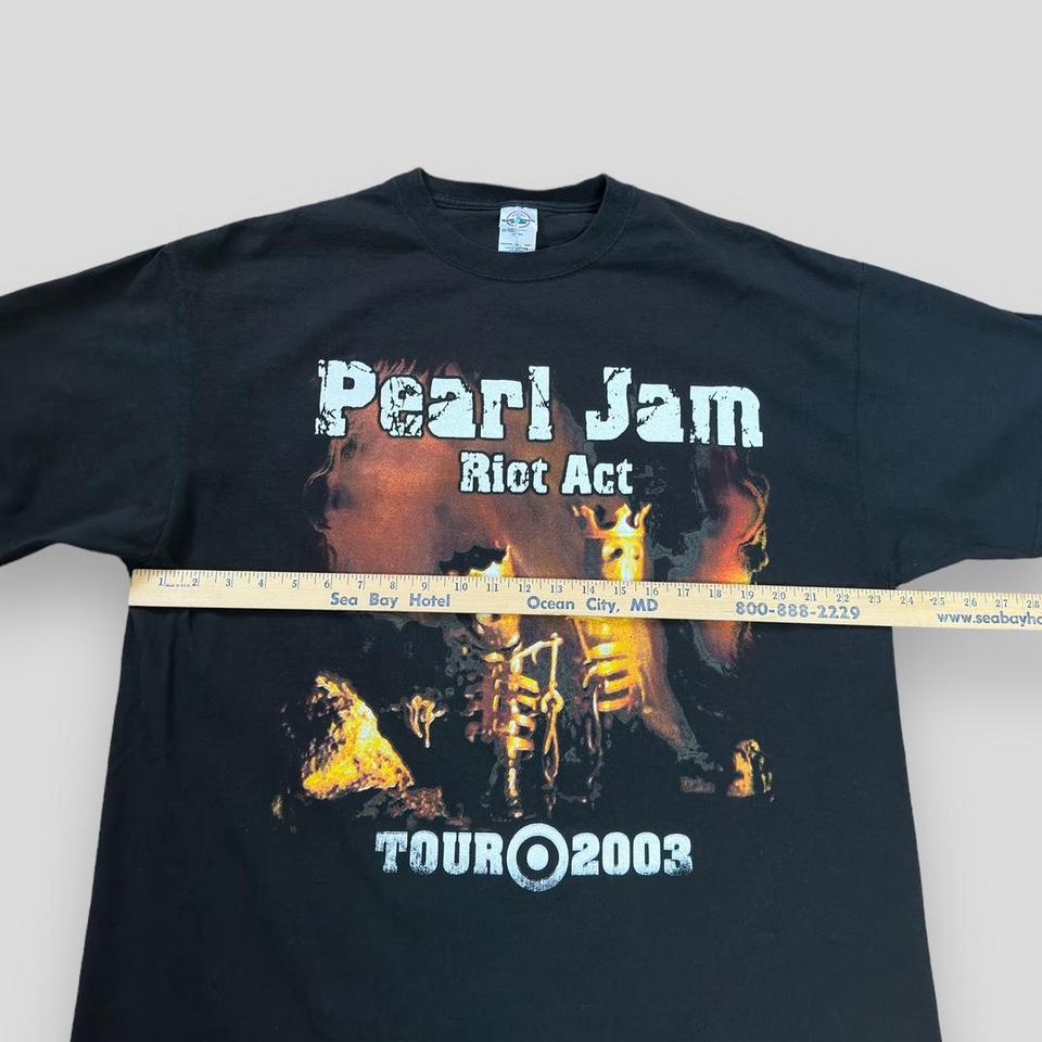 Vintage Pearl Jam Riot Act 2003 Tour T-Shirt XL... - Depop