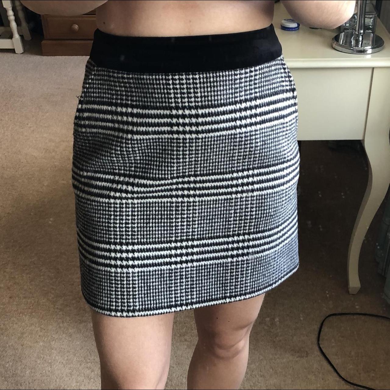 Jack Wills Women's Black and White Skirt | Depop