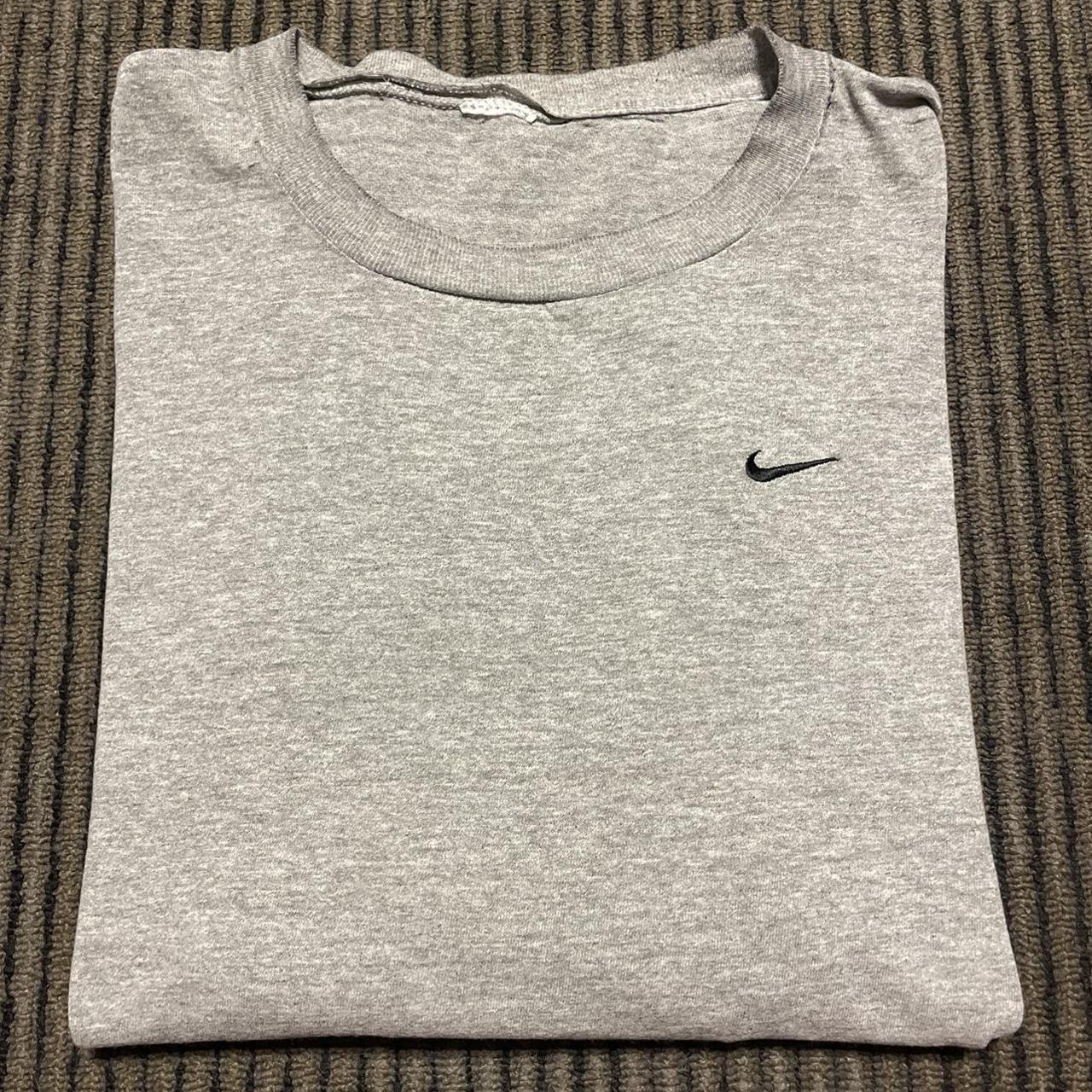 Nike Men's Grey and Black T-shirt | Depop