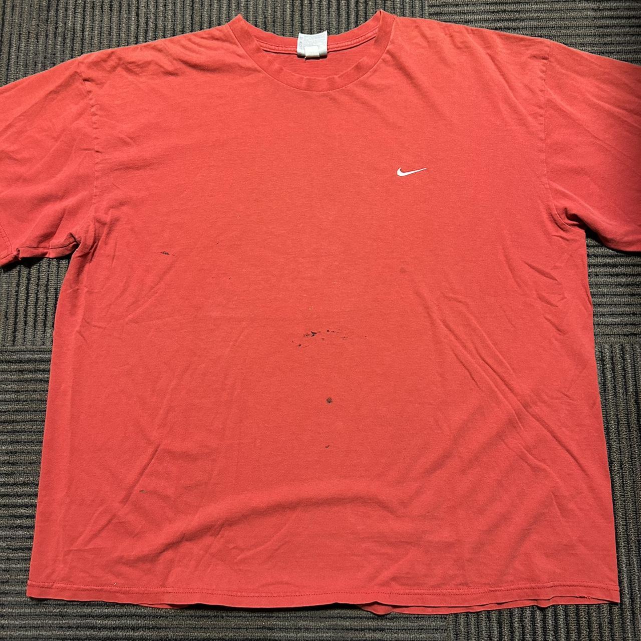 Nike Men's Red and White T-shirt (2)