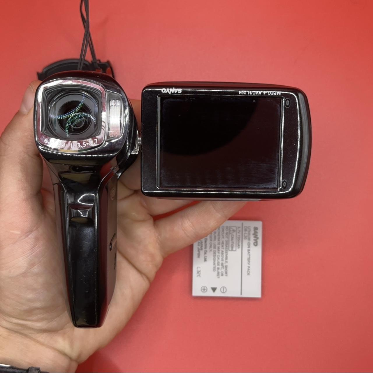 Y2K video / photo camcorder SANYO Depop