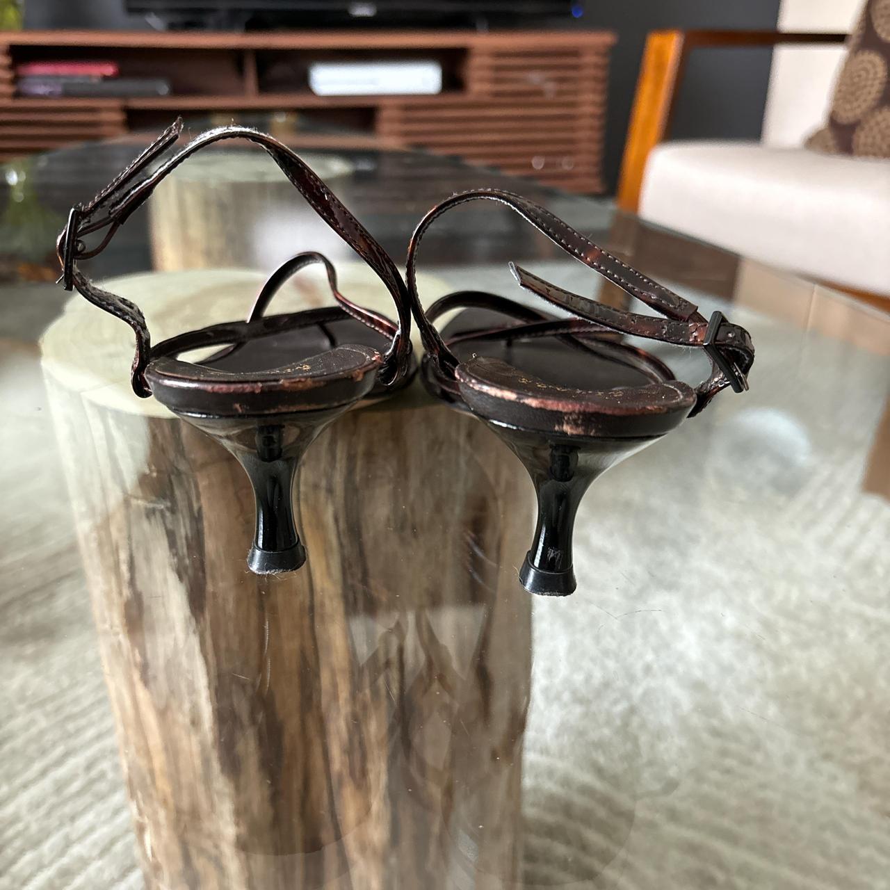 stuart weitzman kitten heels