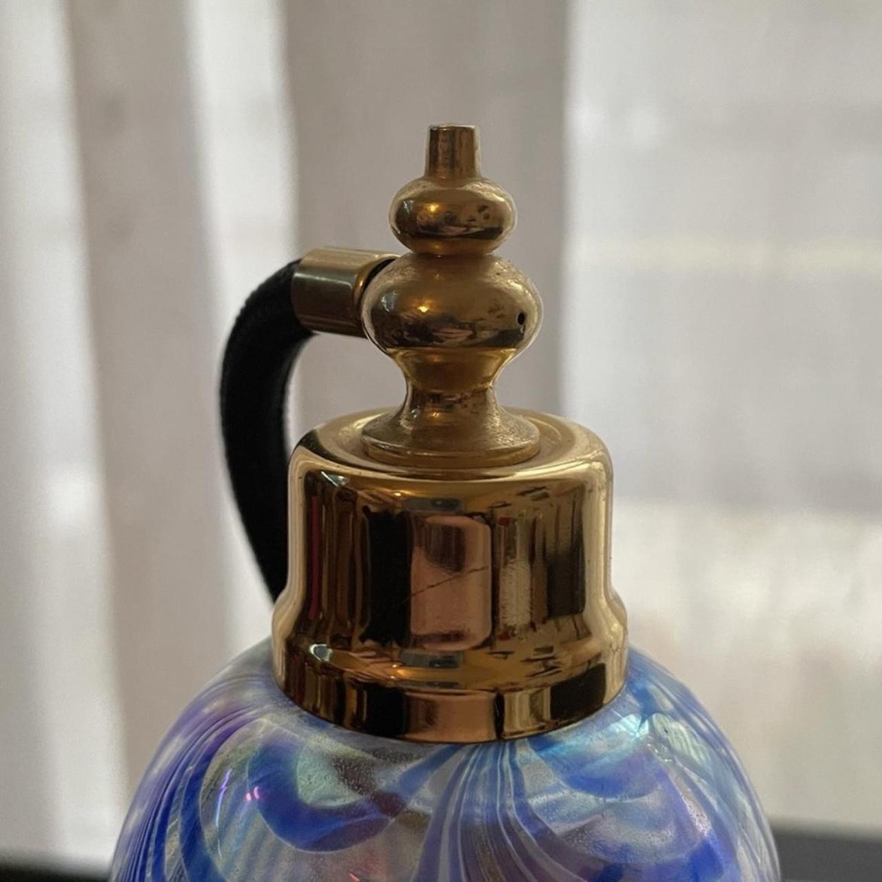 Vintage “genie” perfume bottle in amazing condition!