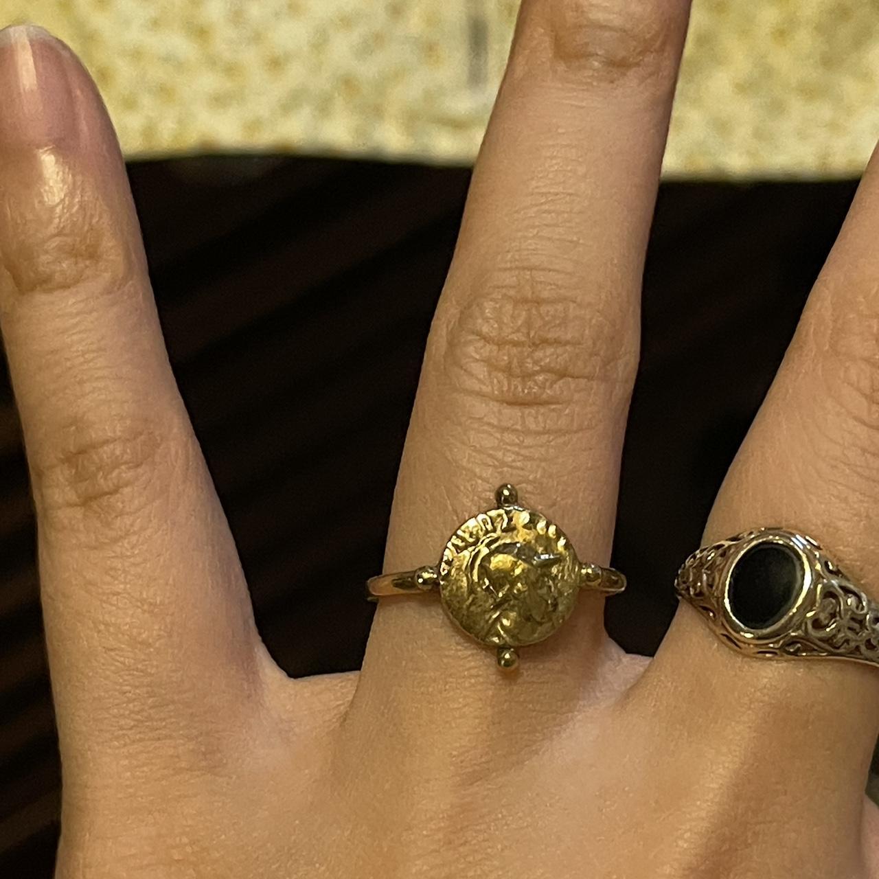 Missoma london gold medallion ring size 7.5 Depop