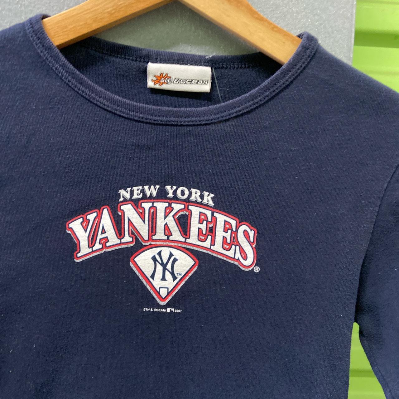 y2k New York Yankees Long Sleeve Baby Tee fits... - Depop