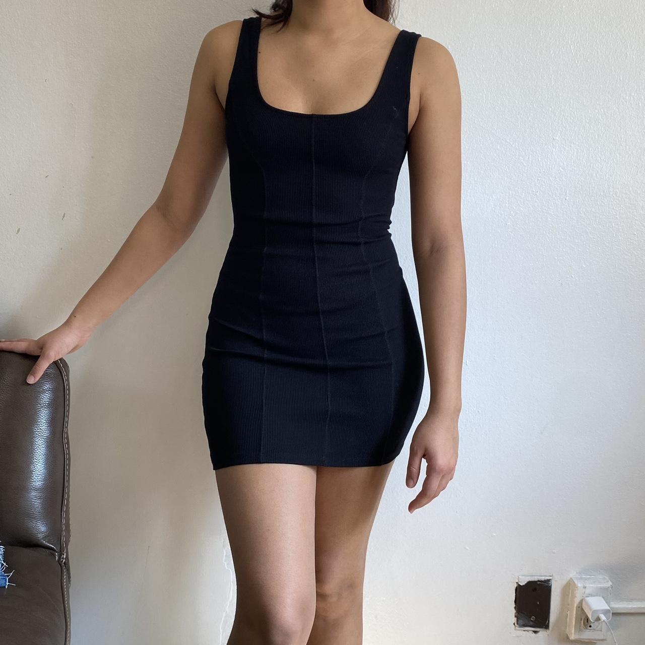 Simple tight clearance black dress