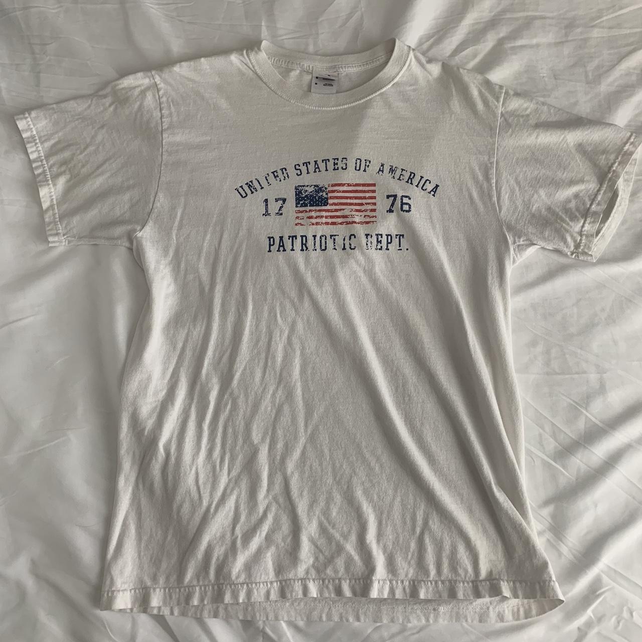 vintage 90s old navy t-shirt with american flag 🤍 - Depop