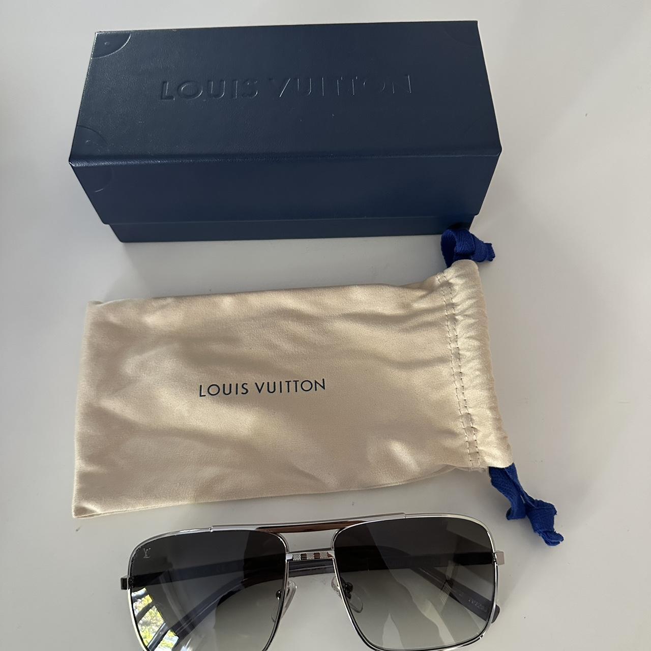 Louis Vuitton attitude sunglasses - Depop