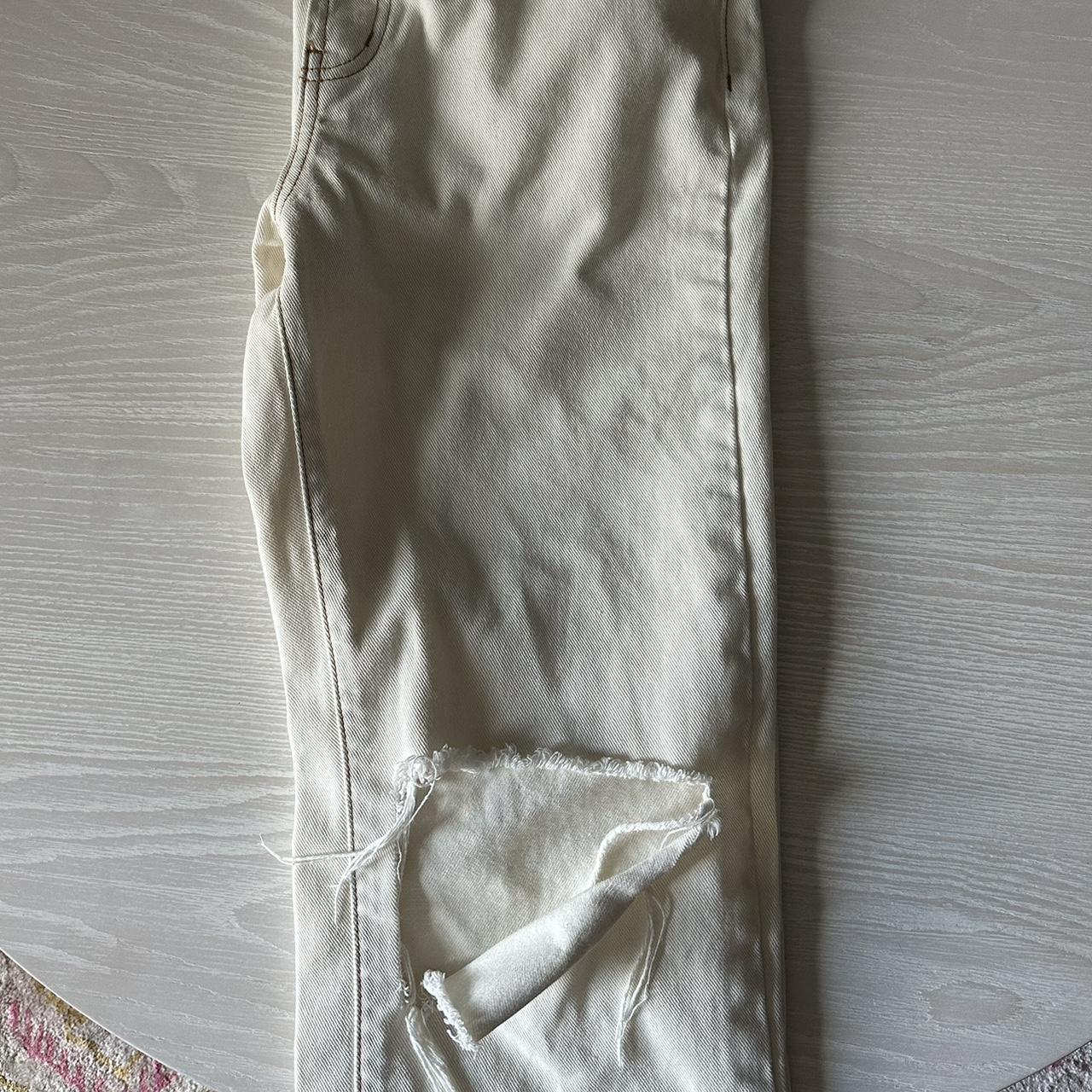 BDG Loose Straight Jean – Destroyed Ivory Denim
