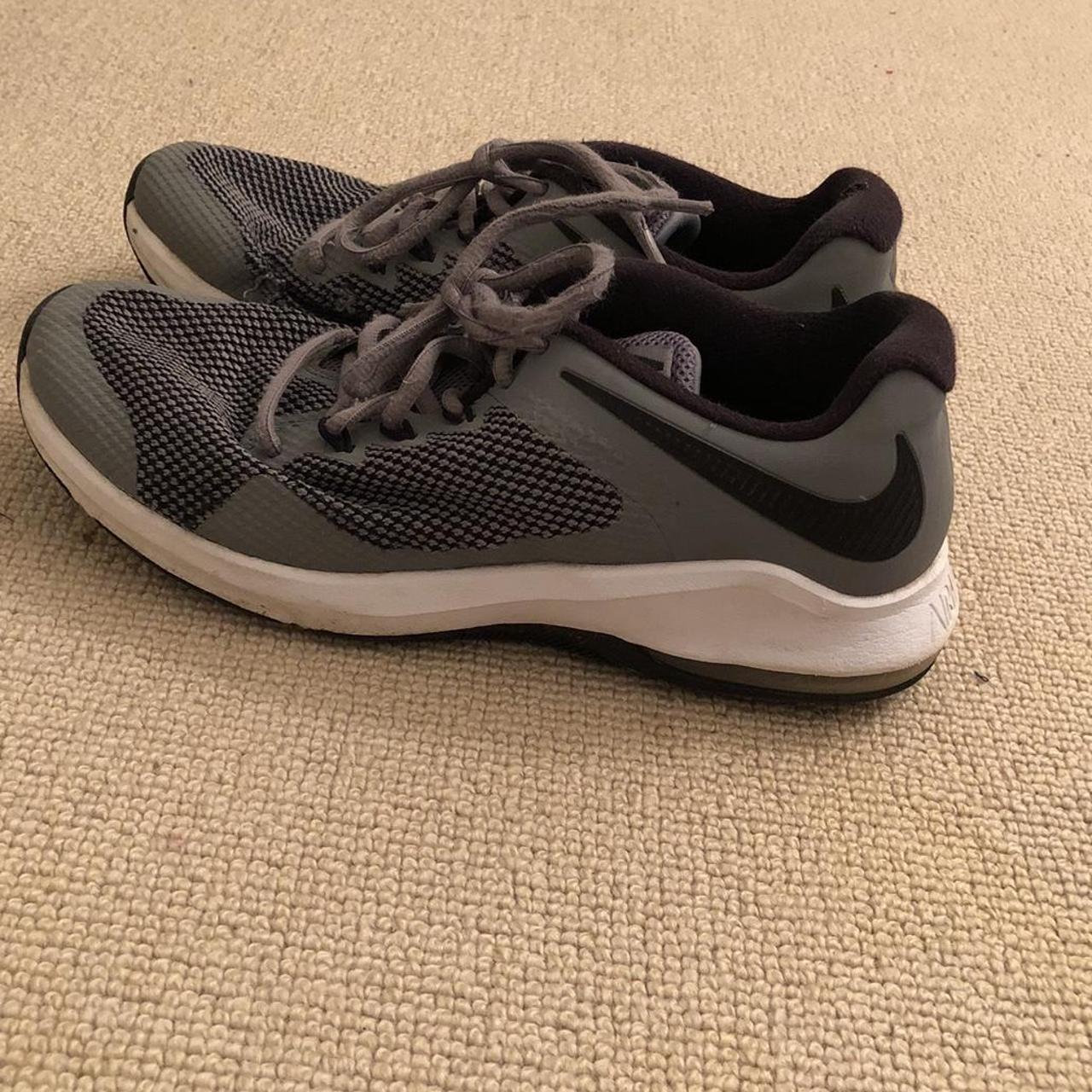 Nike Men's Black and Grey Trainers | Depop