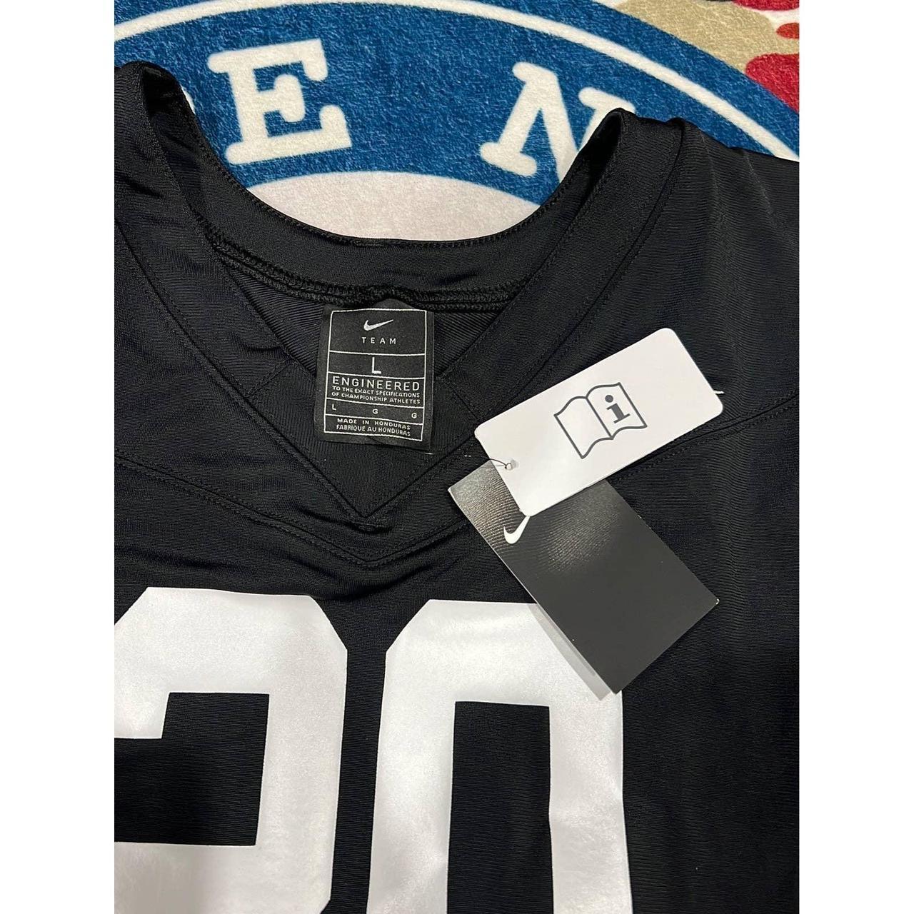 Sz L boys Nike jersey nwt has small rip in front of - Depop