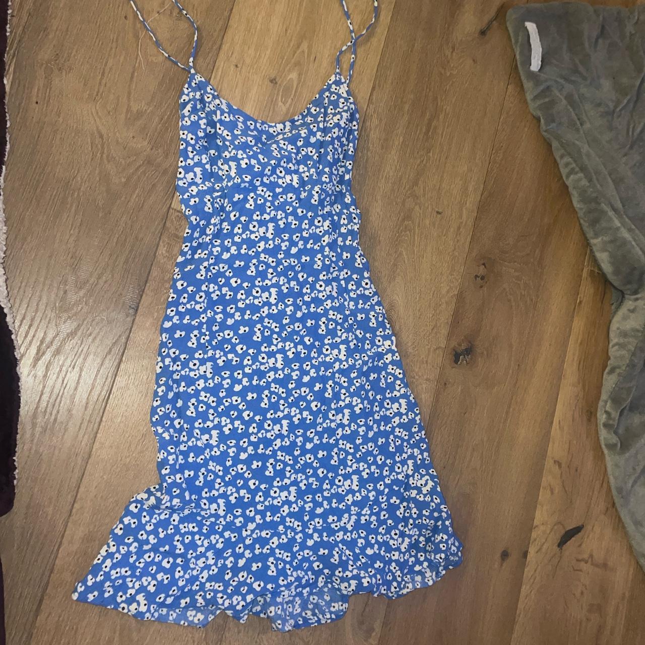 Zara blue and white flower dress, size small, cross... Depop
