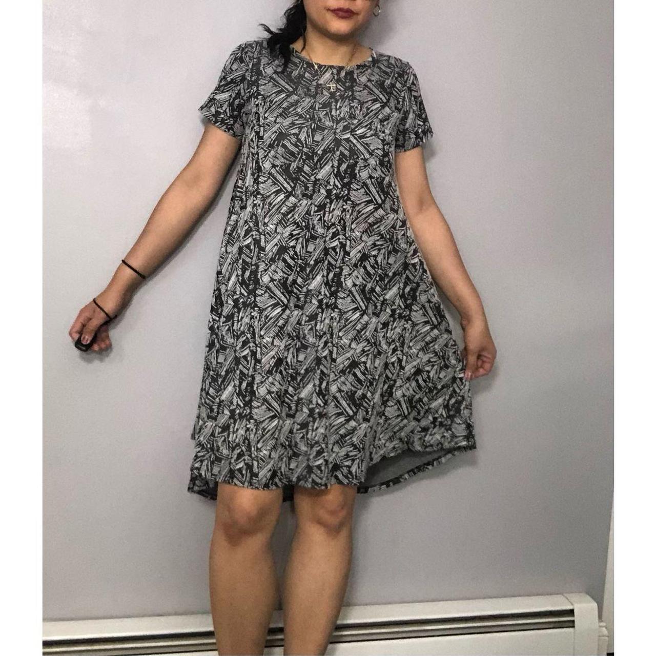 LuLaRoe Chelsea T-shirt dress in black and gray... - Depop