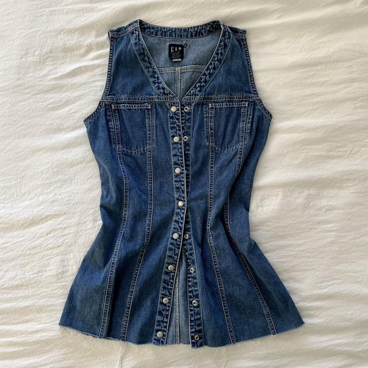 Gap Women's Blue and Navy Gilet | Depop