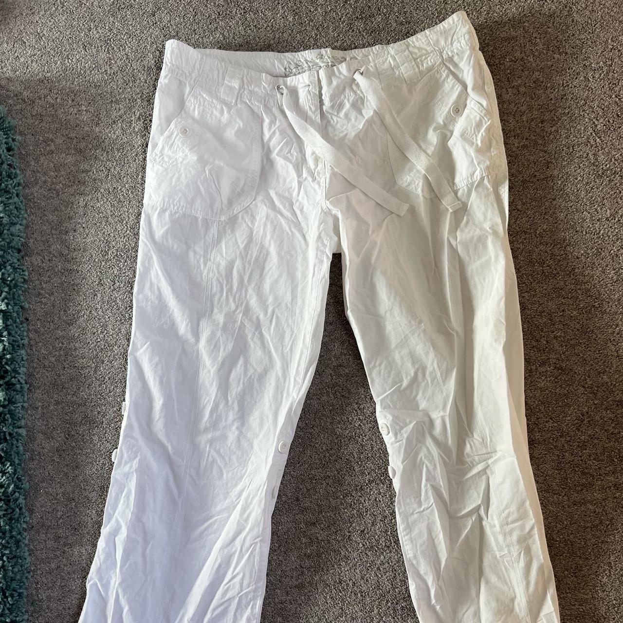 really cute vintage y2k 00s low rise white cargo... - Depop