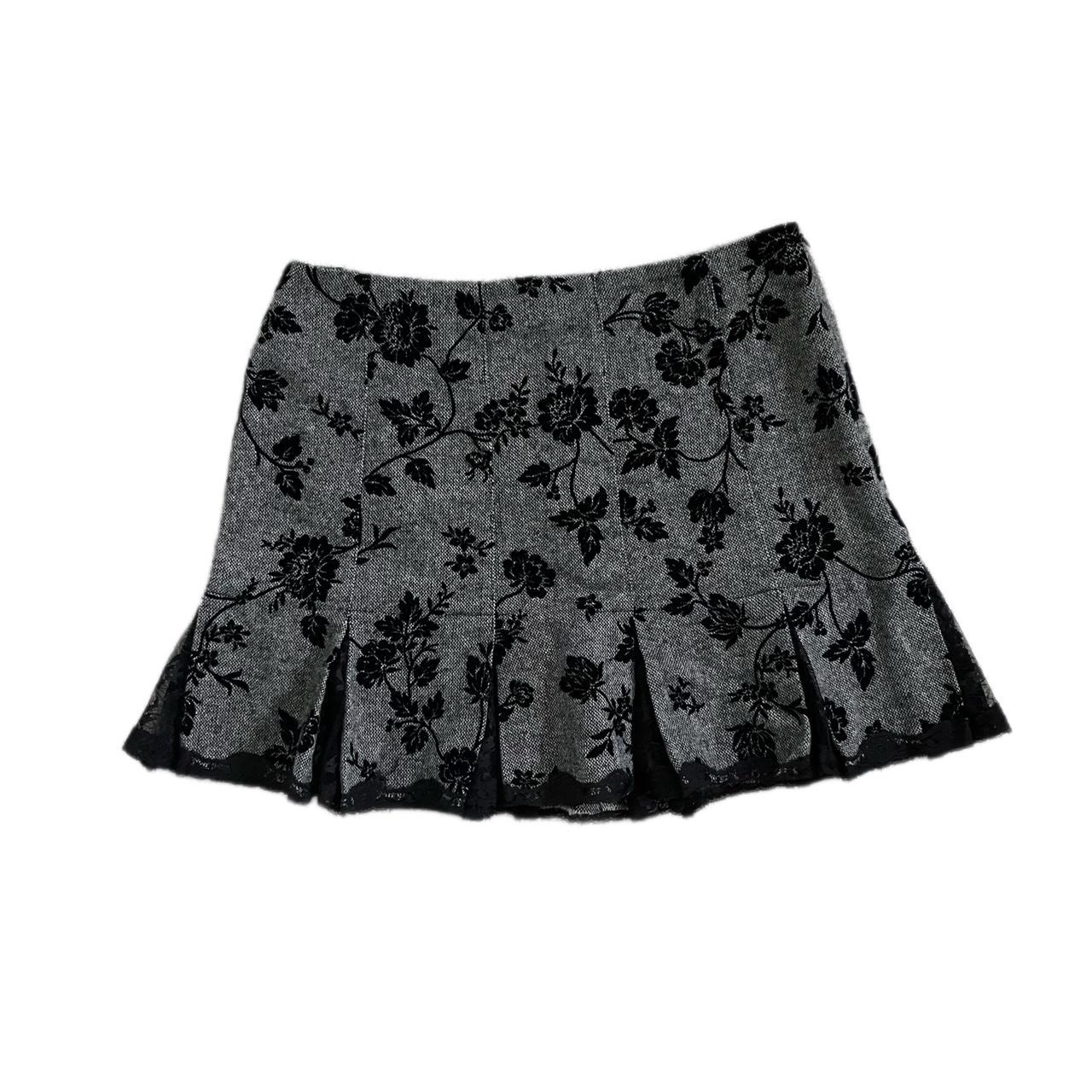 Betsey Johnson Women's Black and Grey Skirt | Depop