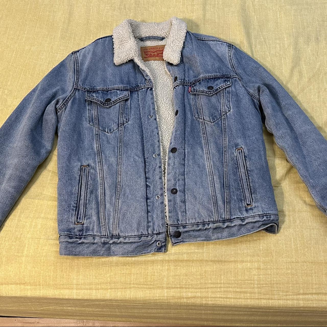 Levi’s Sherpa lined Jean jacket Lightly... - Depop