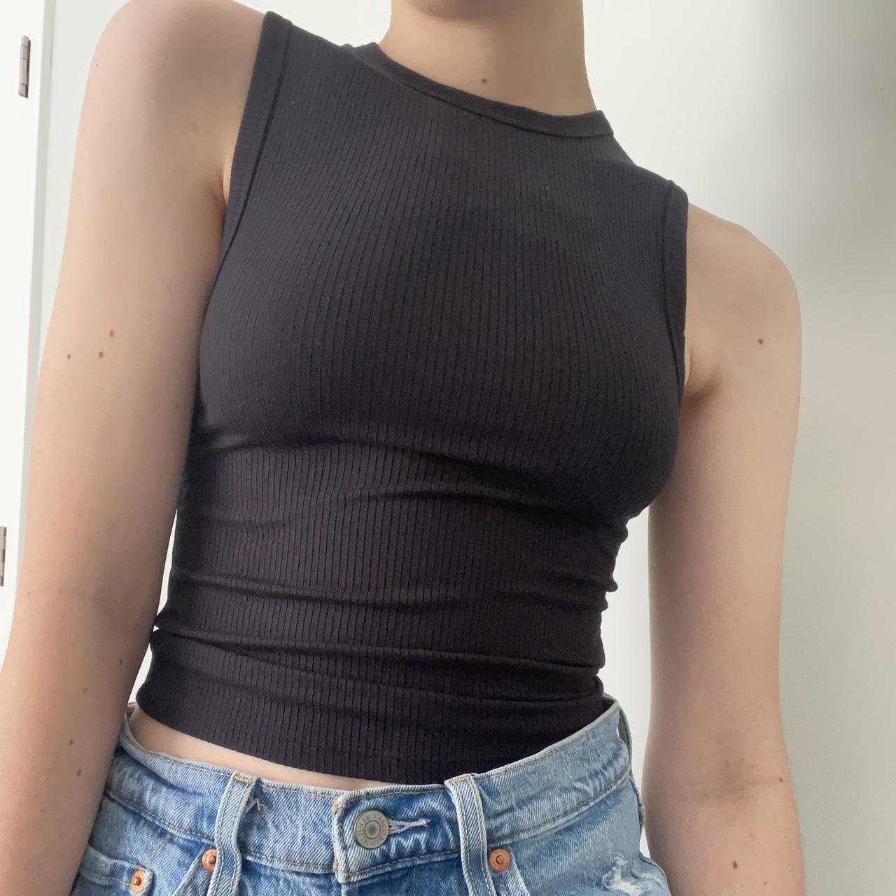 Aritzia Women's Black Vest Depop