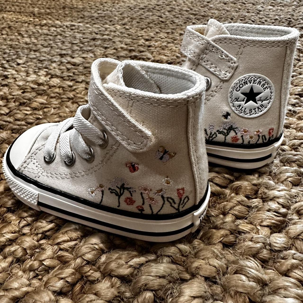 baby converse size 3