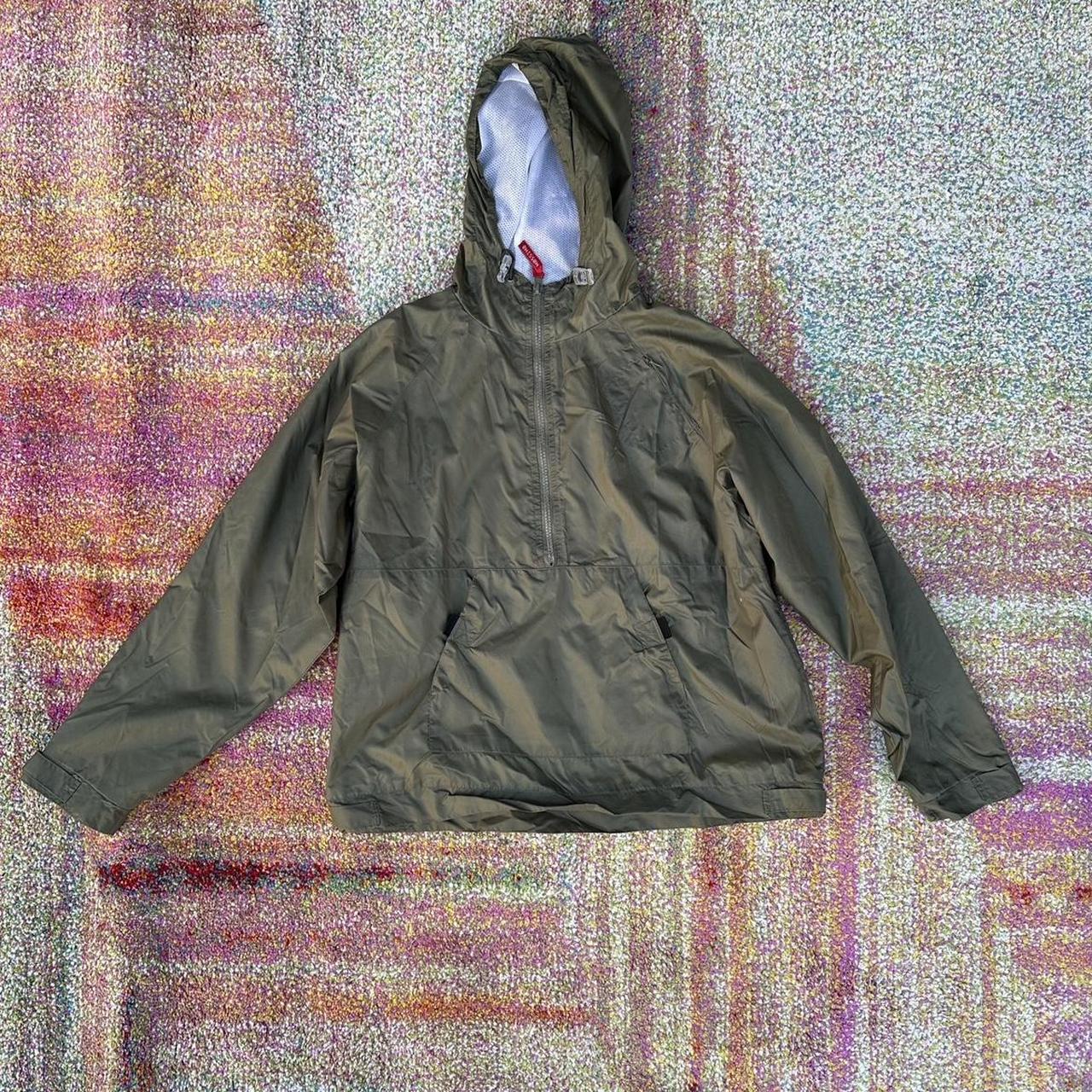 Green windbreaker Perfect condition Free shipping - Depop