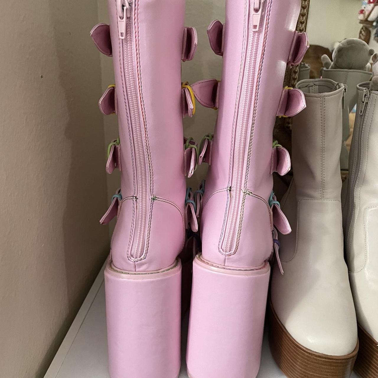 yru holographic boots