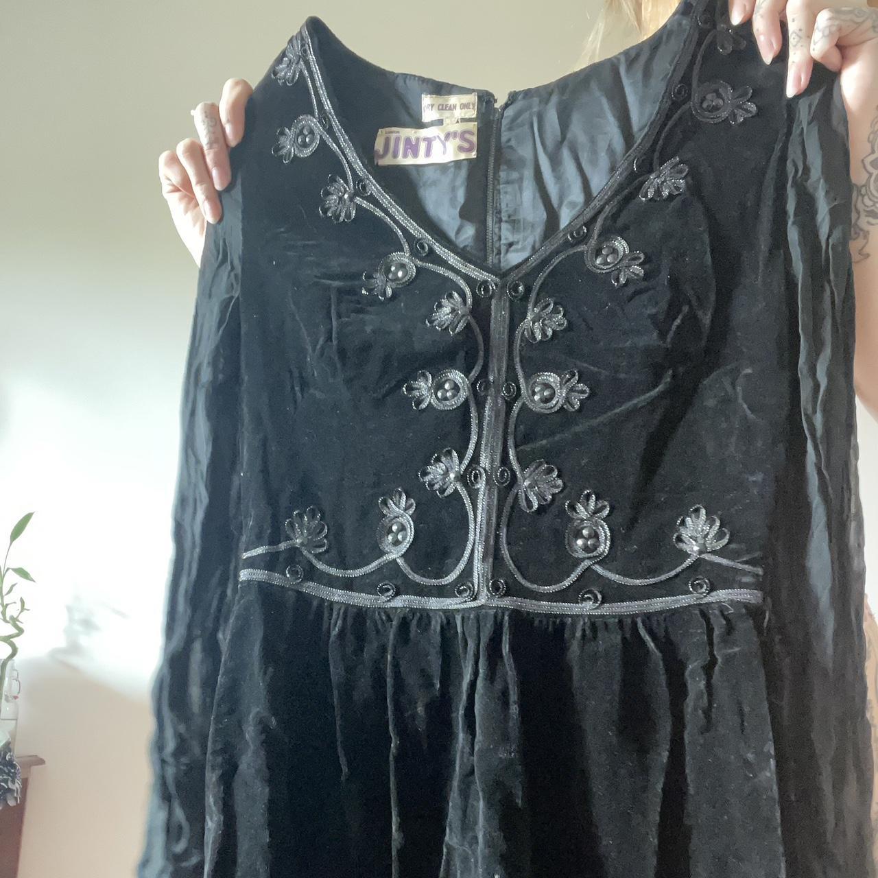 Absolutely epic old school vintage witchy full... - Depop