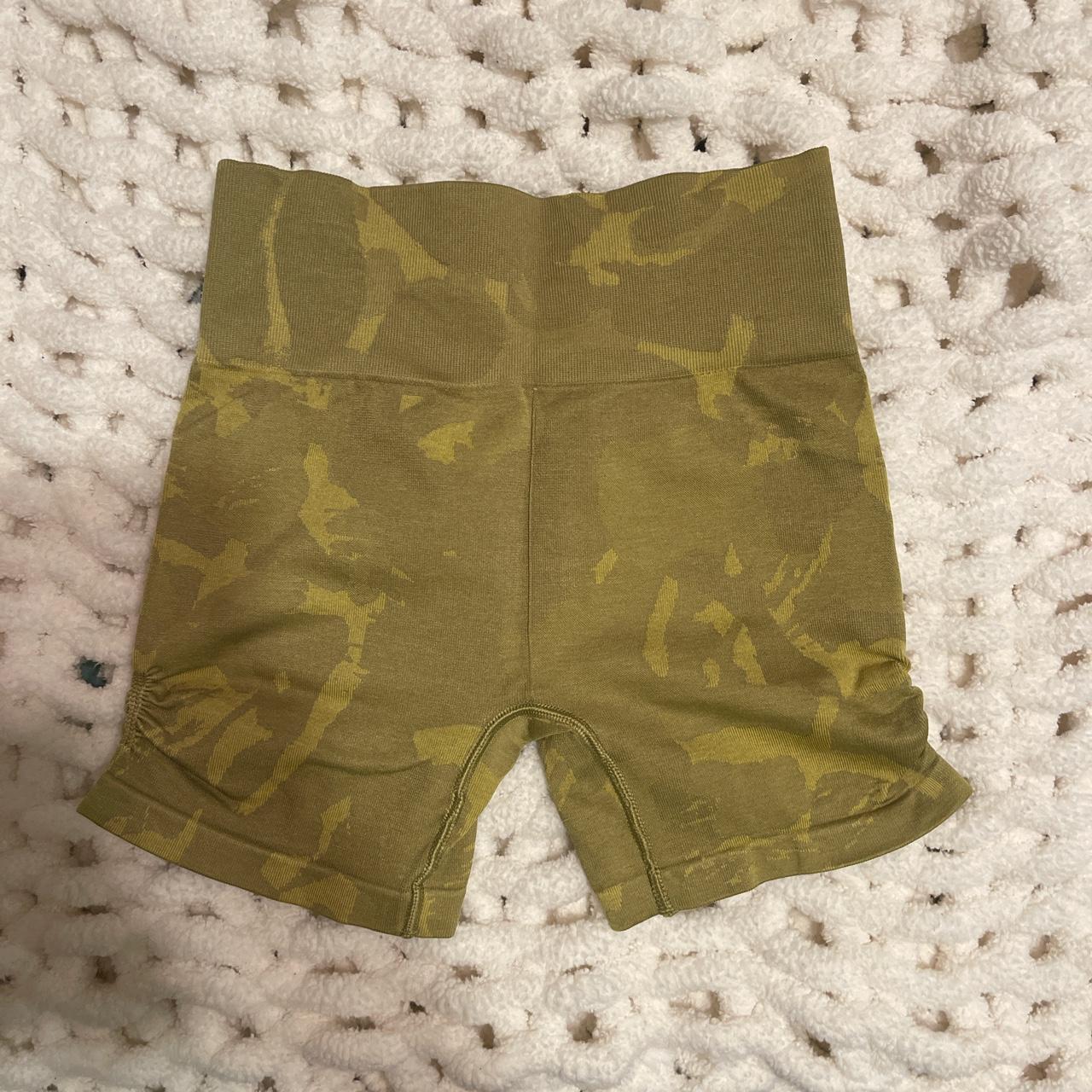 gymshark camo shorts size s - Depop