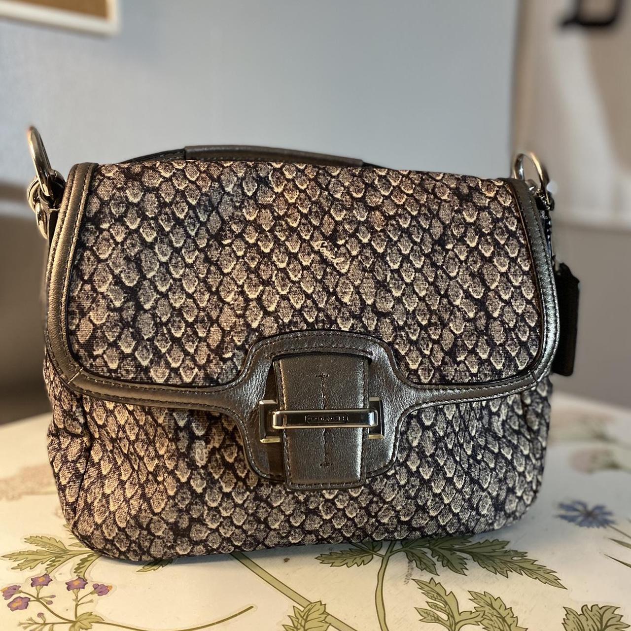 Y2K Coach purse Has plenty of pockets and lots of... - Depop