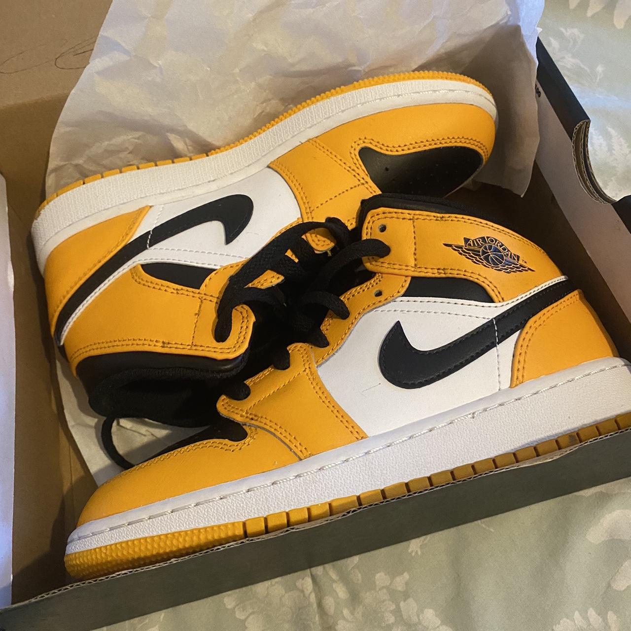 Air jordan 1 gialle hotsell