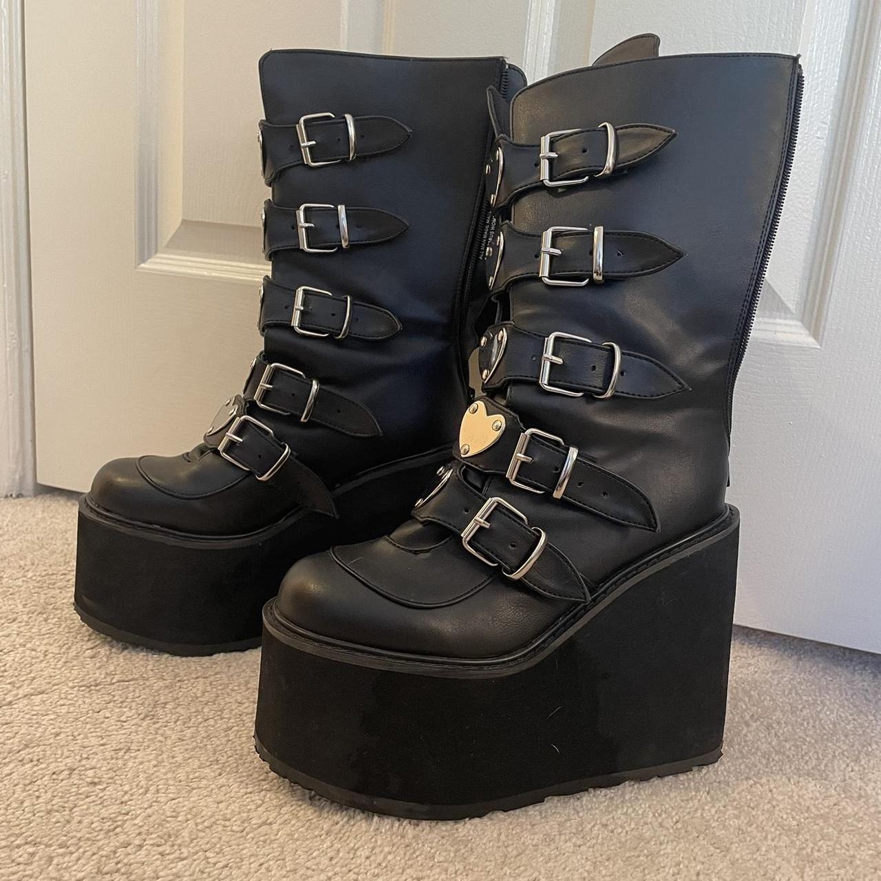 Demonia boots deals womens