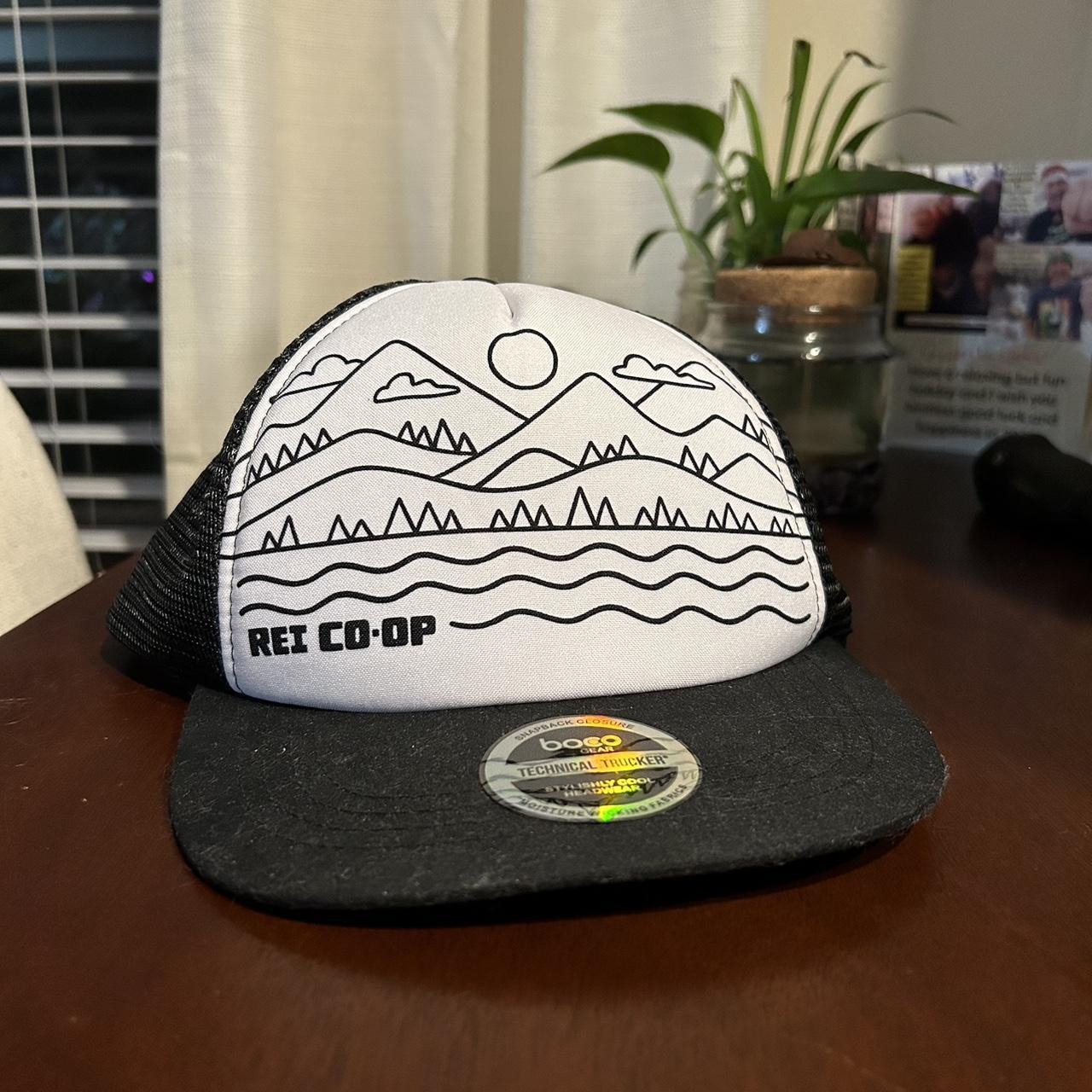 REI Co-op Men's Black And White Hat | Depop