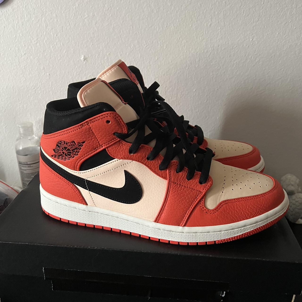 Jordan 1 store mid team orange