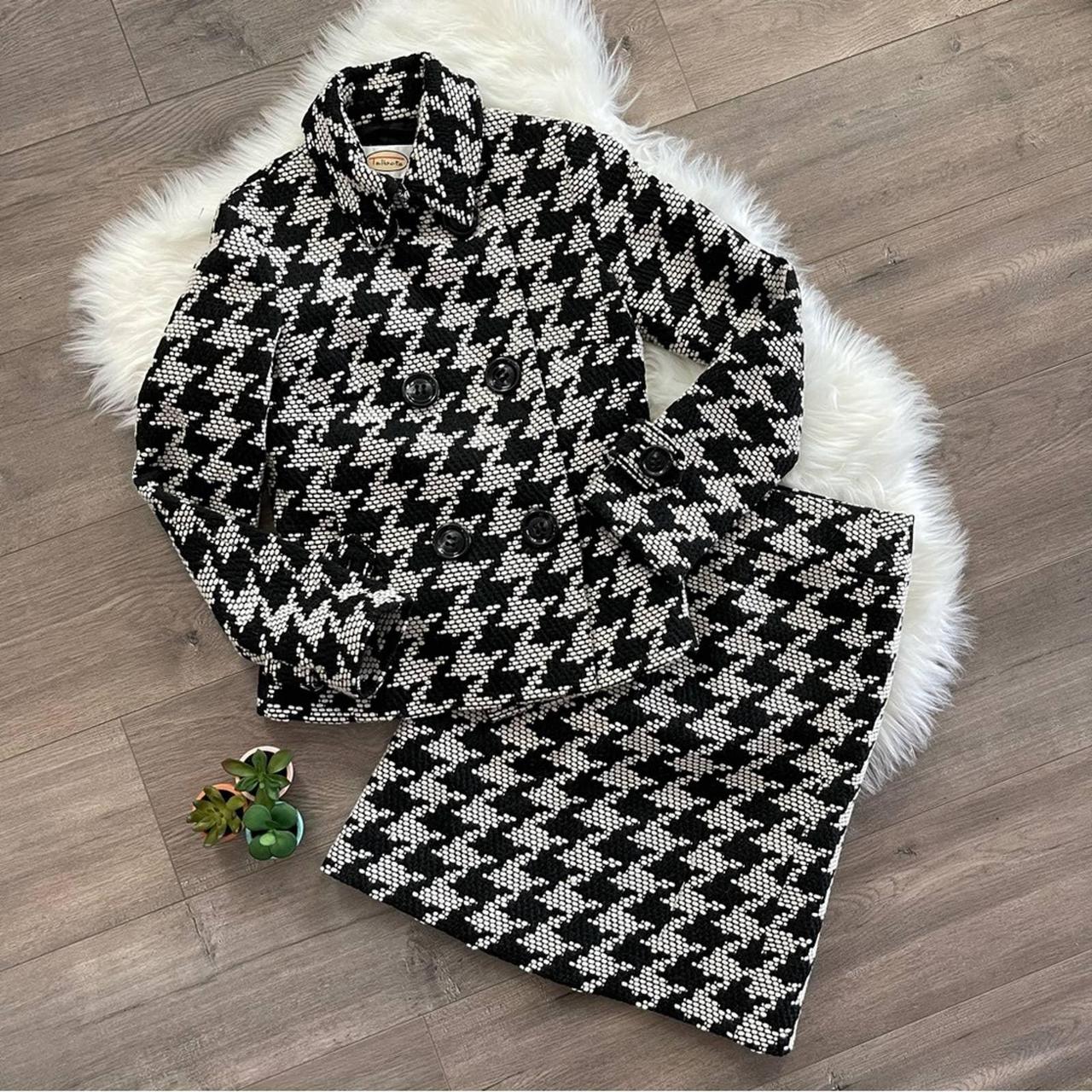 Zip up Black white checkered bag with beige lining - Depop