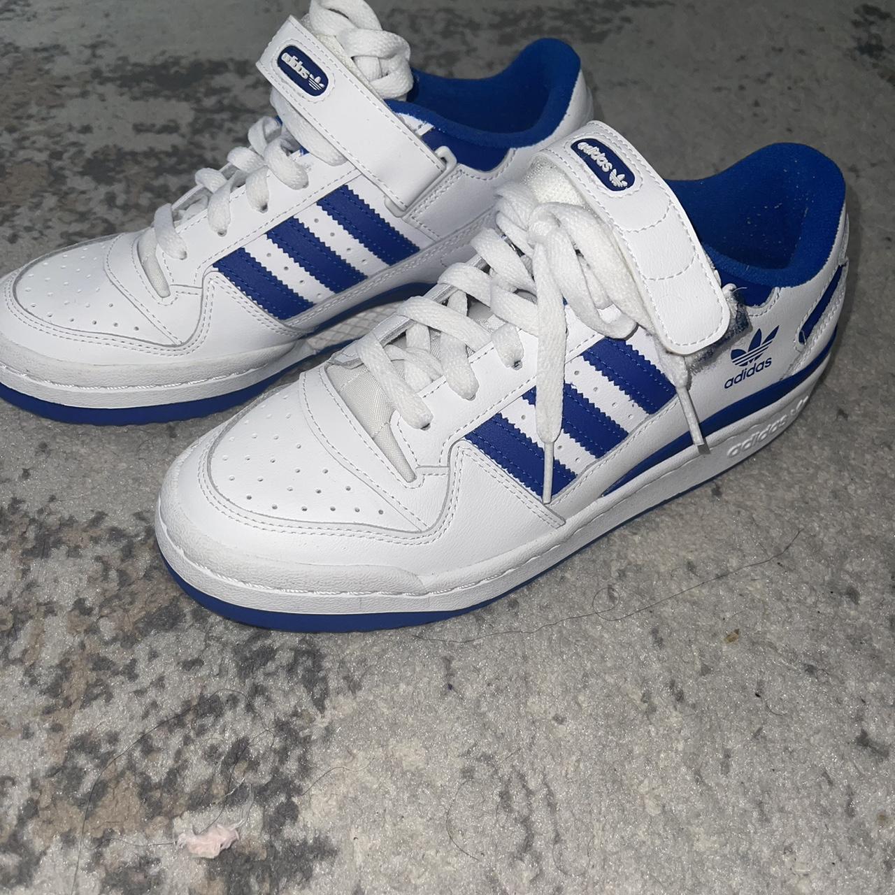 Adidas Women's White and Blue Trainers | Depop