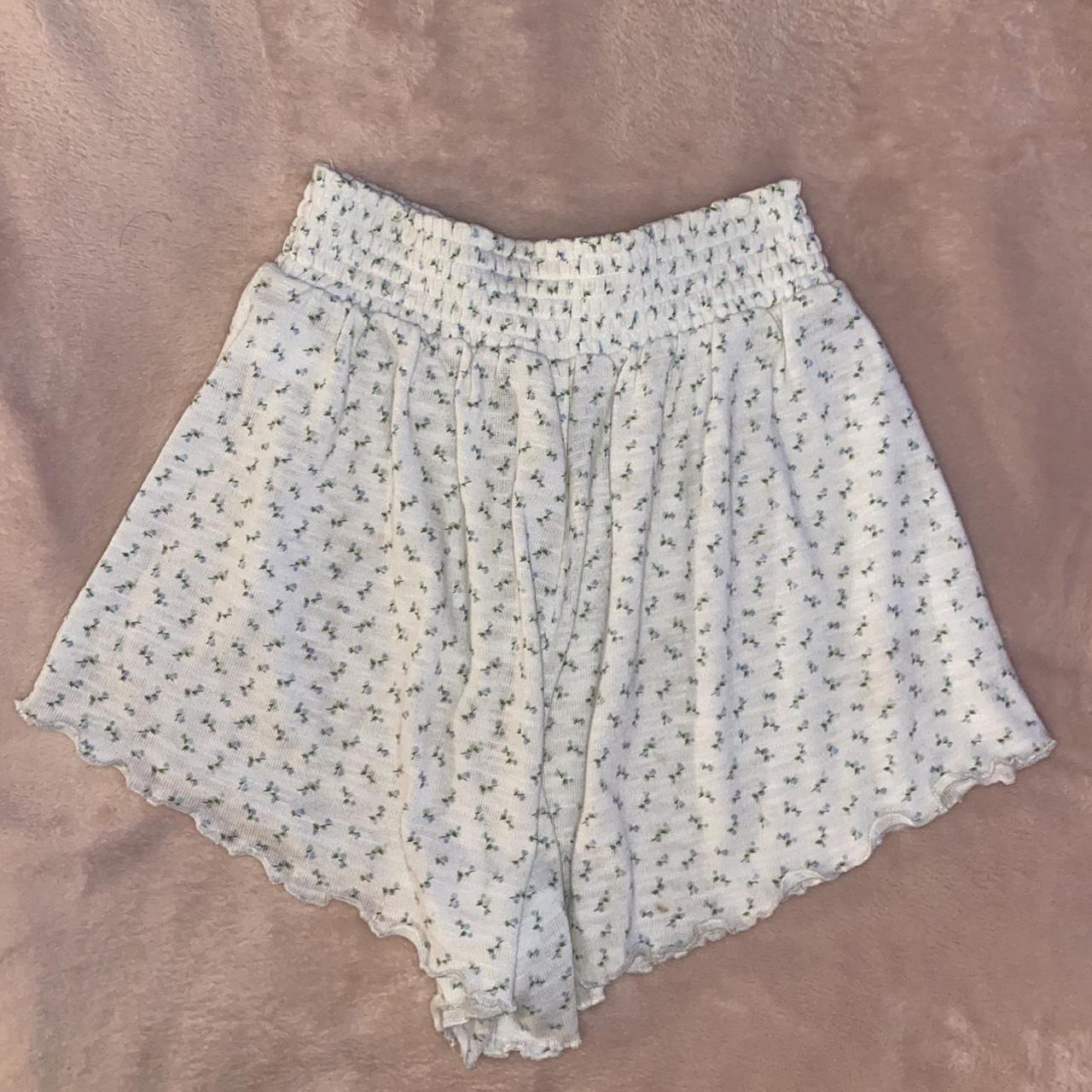 Floral sleep shorts Fairy vibes so cute 🧚🏾‍♀️ Will fit - Depop