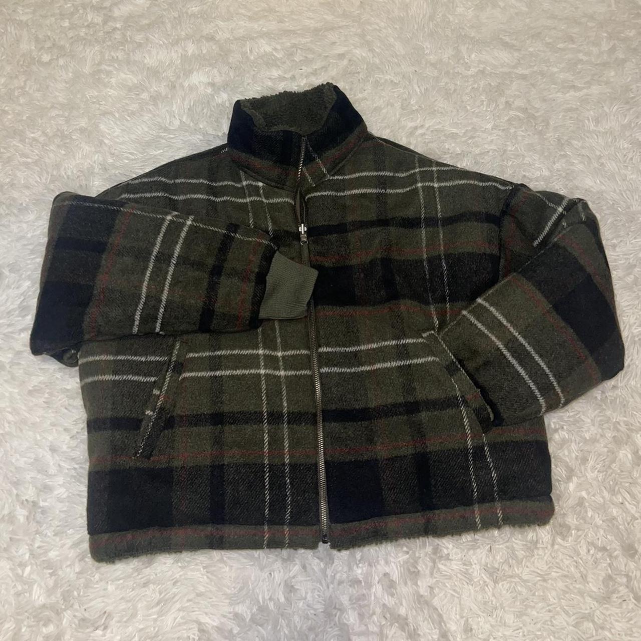 American Eagle REVERSIBLE jacket!!, One side has is...