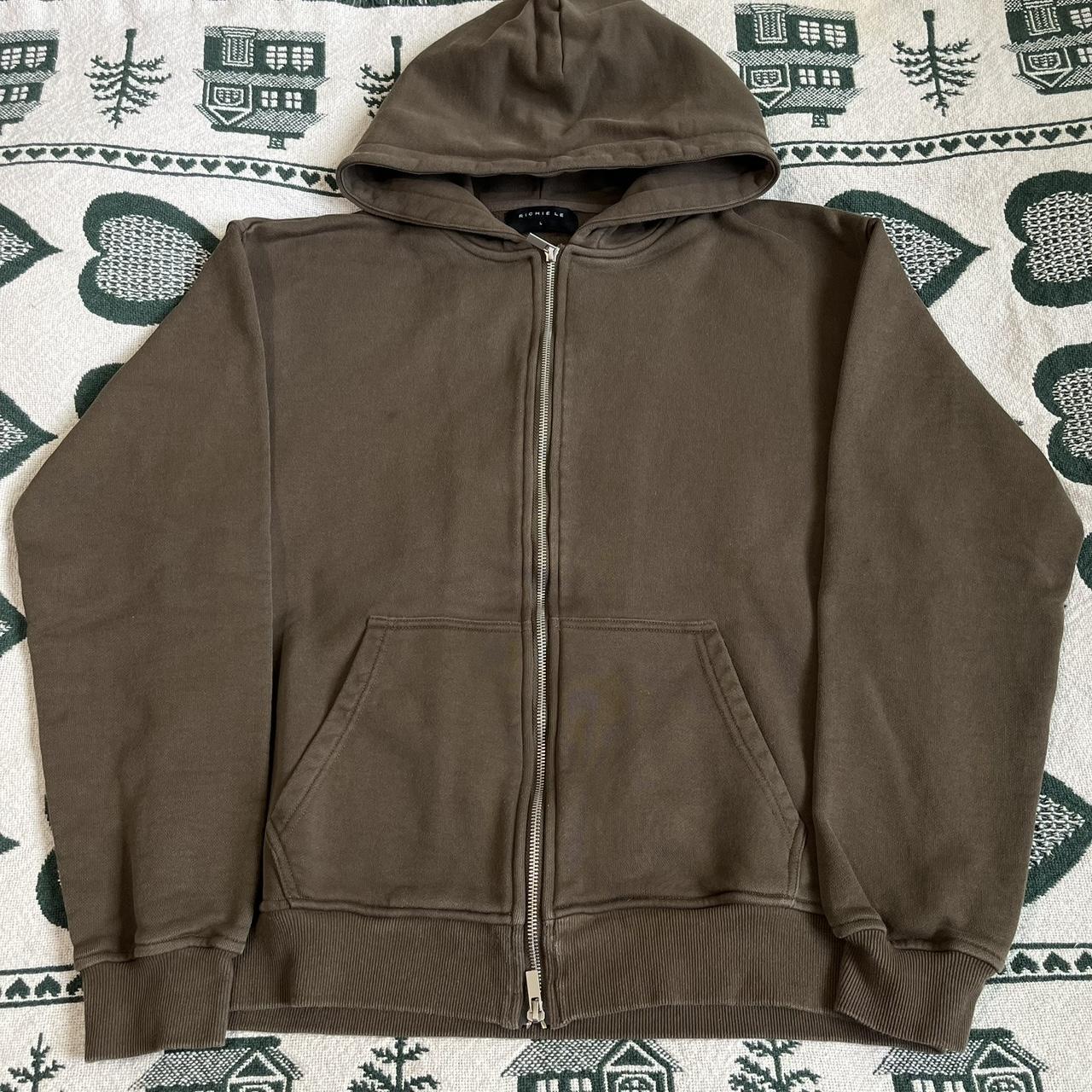 item listed by getlostthrifting