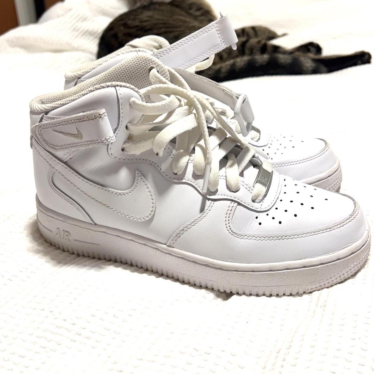 Nike Women's White Trainers | Depop