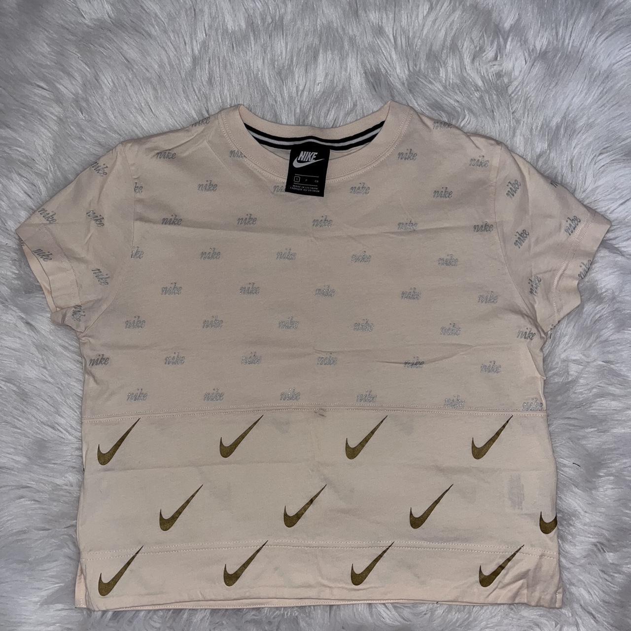 cropped shirt nike