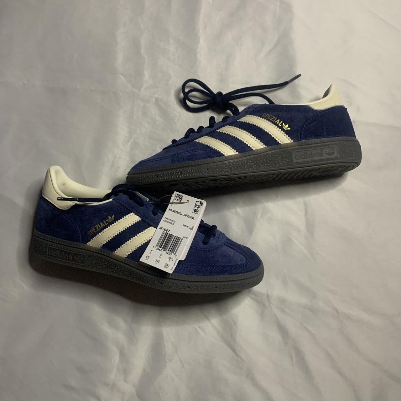 item listed by dv19_10y
