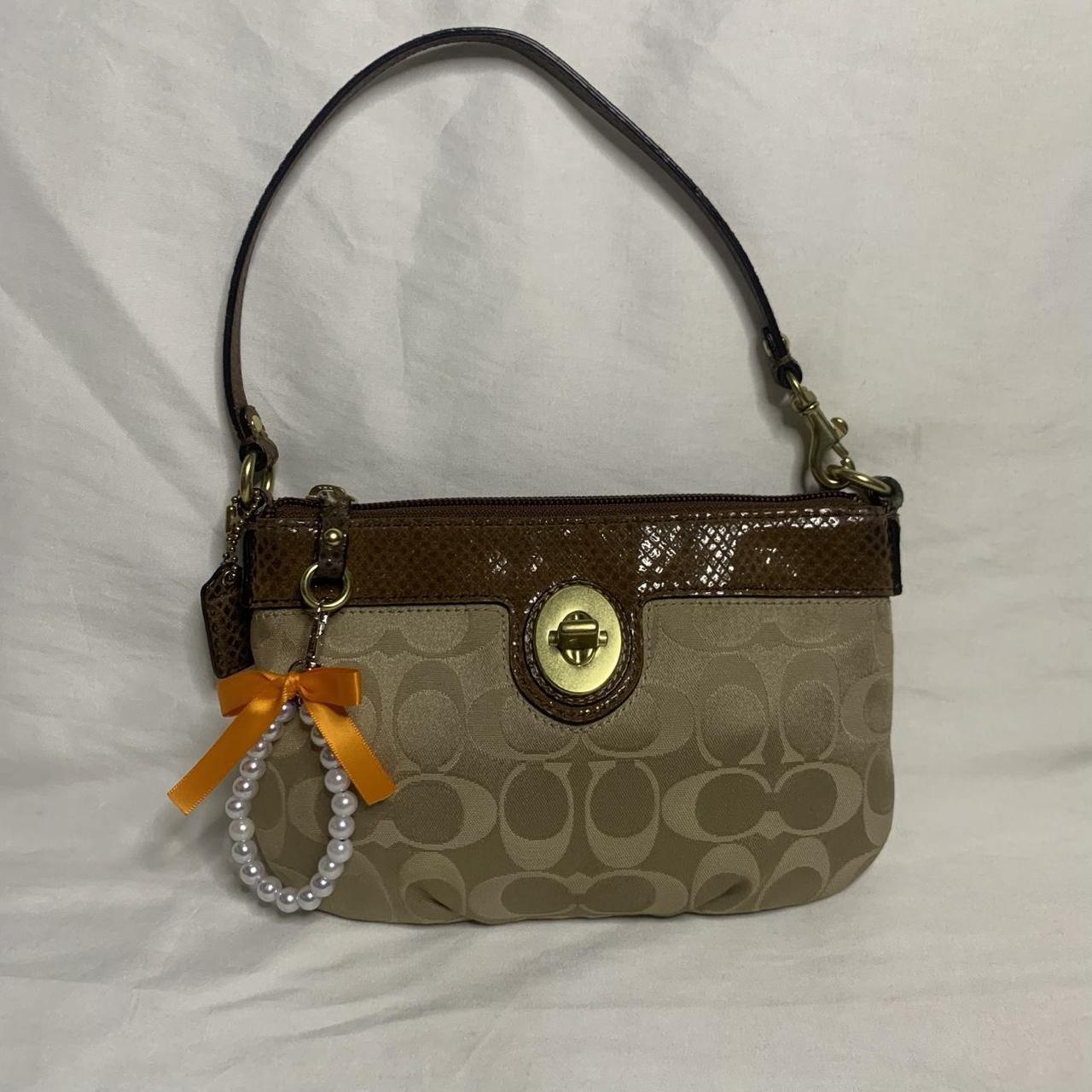 item listed by denisesshop8