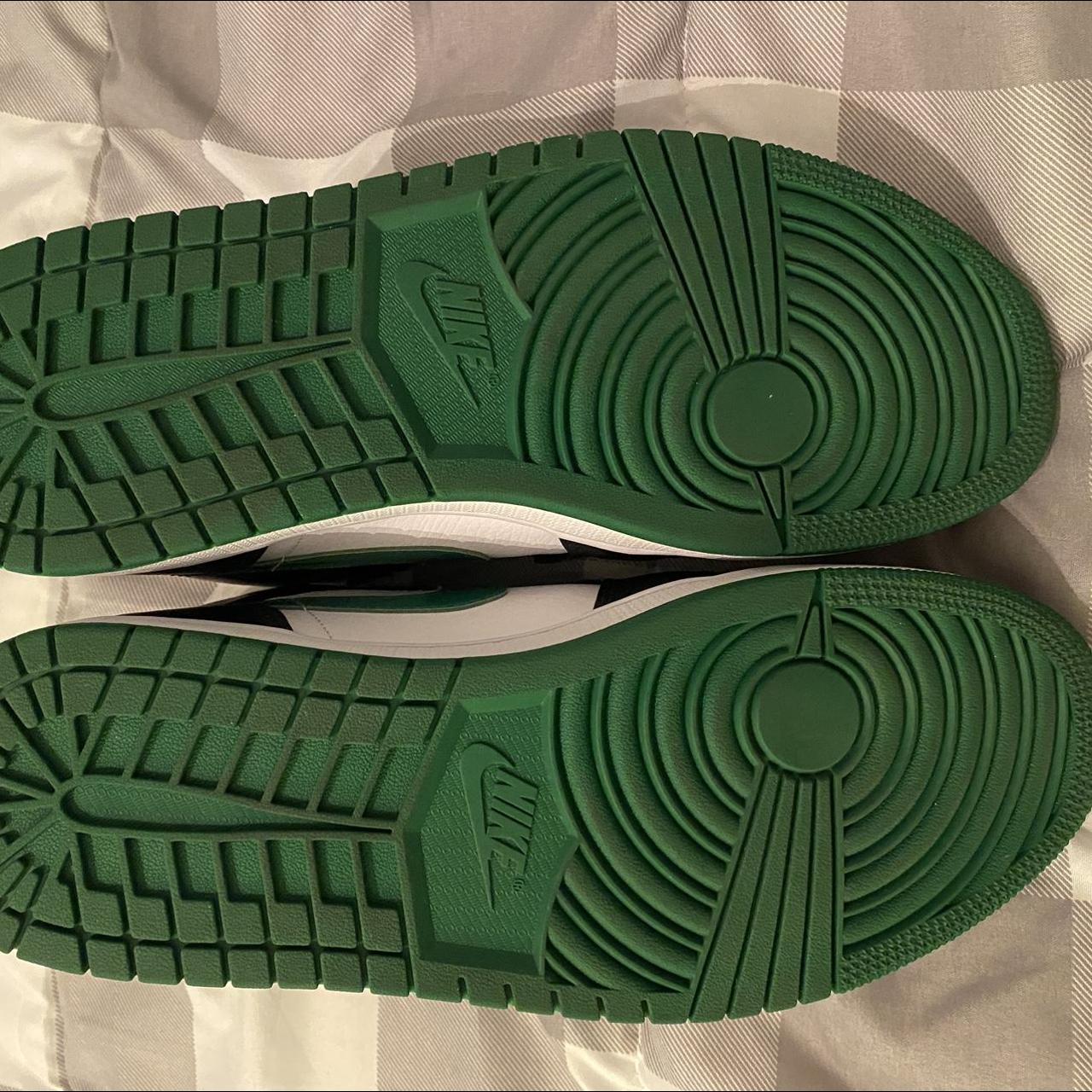 Jordan Men's Green and Black Trainers | Depop