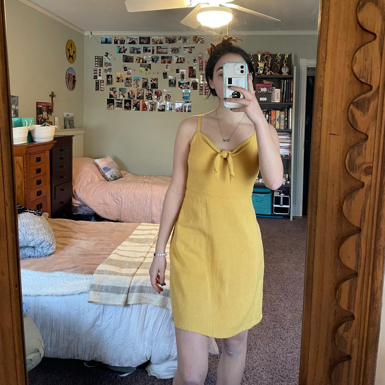 Hollister Yellow Dress with a cute bow in the. Depop