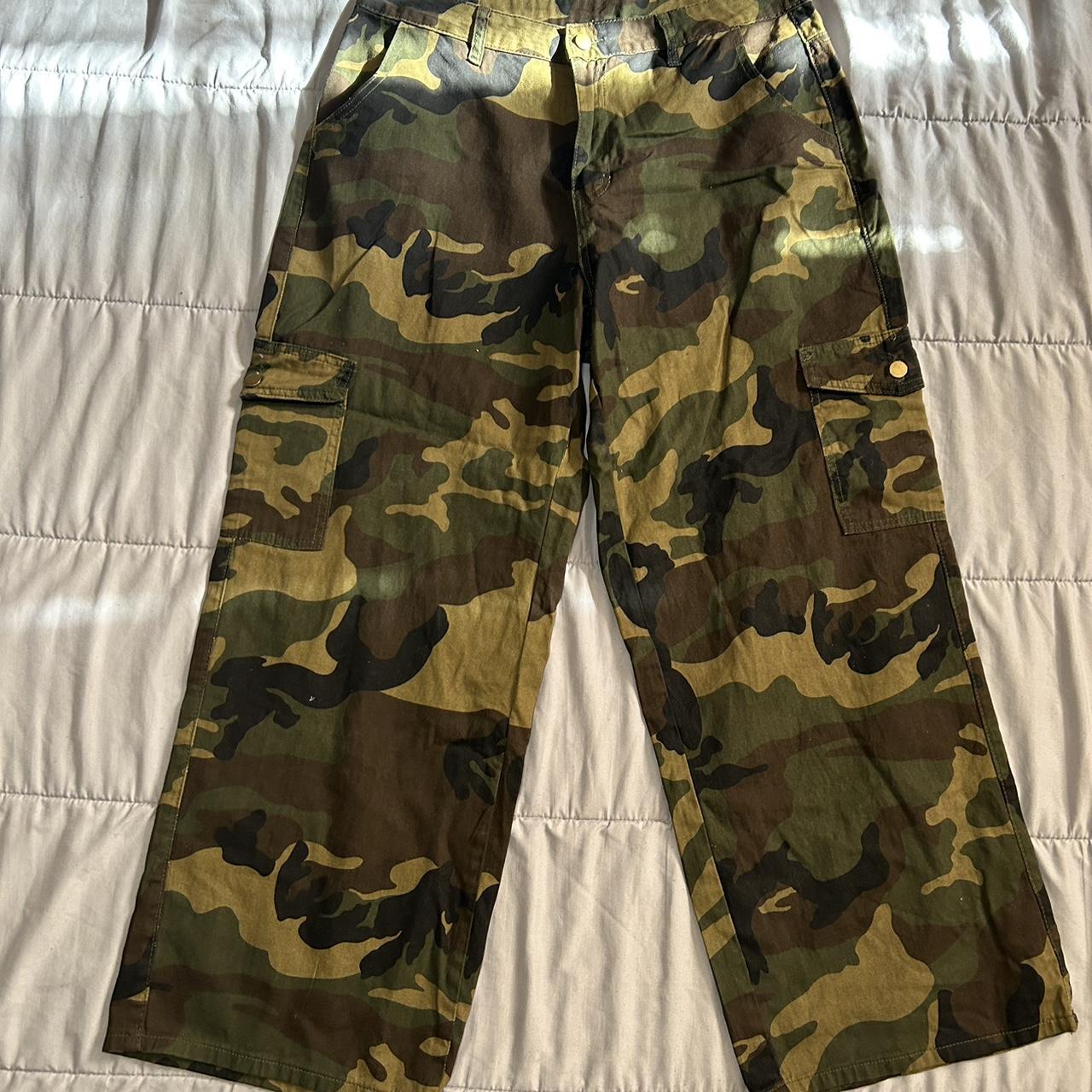 Camo wide leg pants size 1XL - Depop